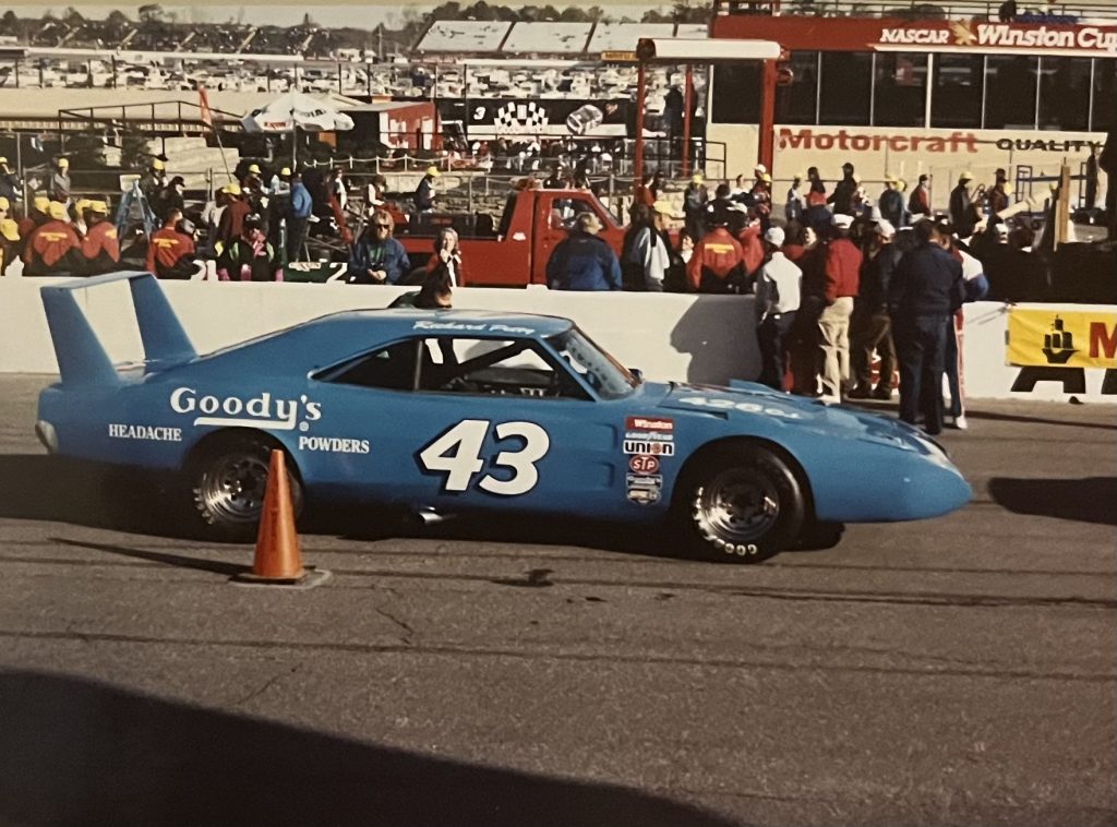 Richard Petty car at 1992 Hooters 500